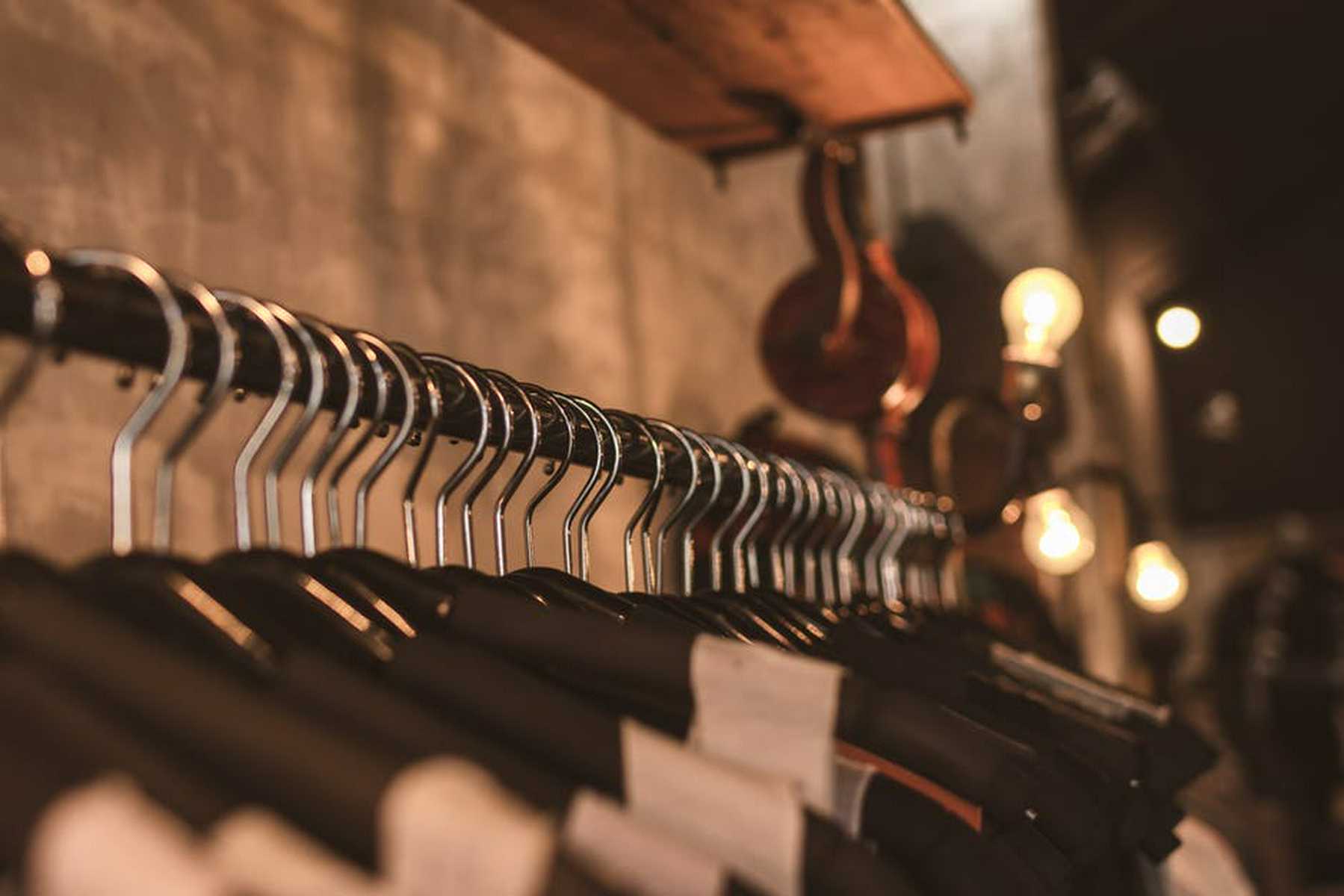 Why a Vintage Wood Hanger Is Better for Your Professional Wardrobe